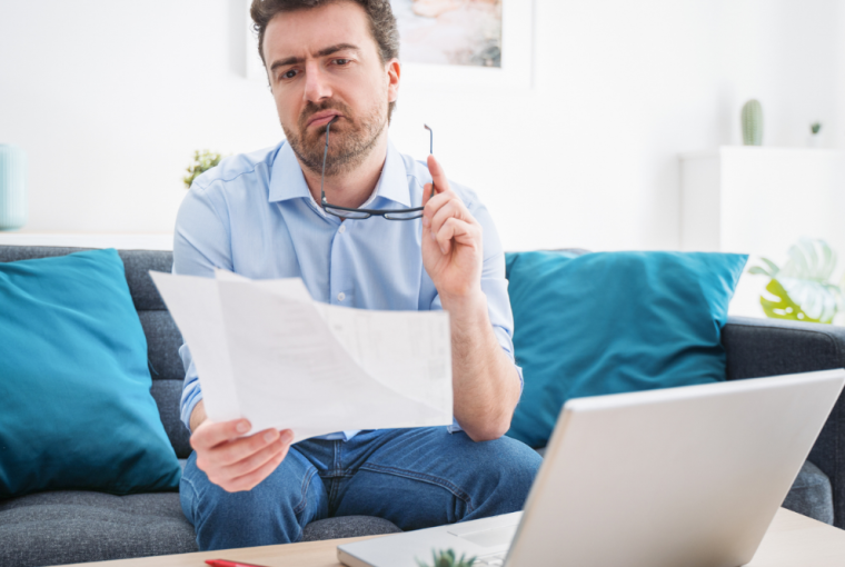O banco pode pegar meu dinheiro da conta?