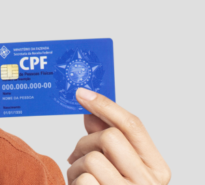 É possível descobrir o CPF pelo nome completo?