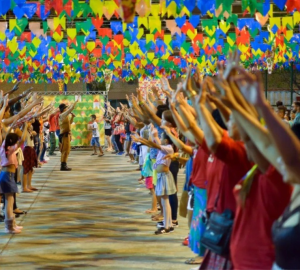 Como economizar e aproveitar as festas juninas em 2025