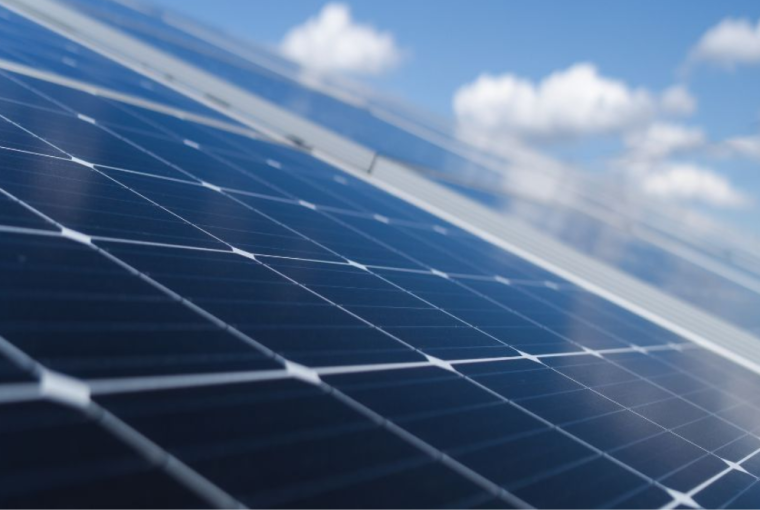 Quem tem energia solar paga conta de luz? A verdade revelada