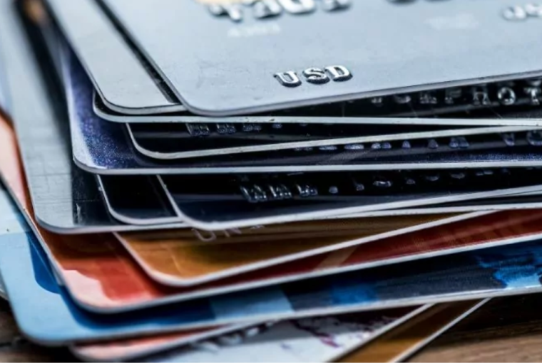 Cartões de crédito baratos: como escolher o melhor?