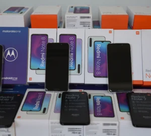 Leilão de celulares