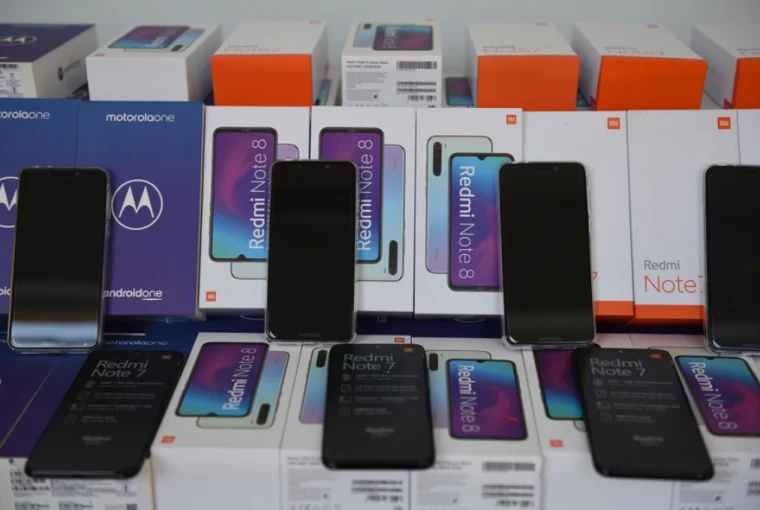 Leilão de celulares