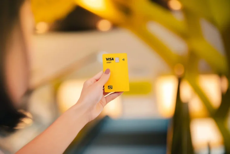 Cartão Nomad: taxas, benefícios e como economizar no exterior